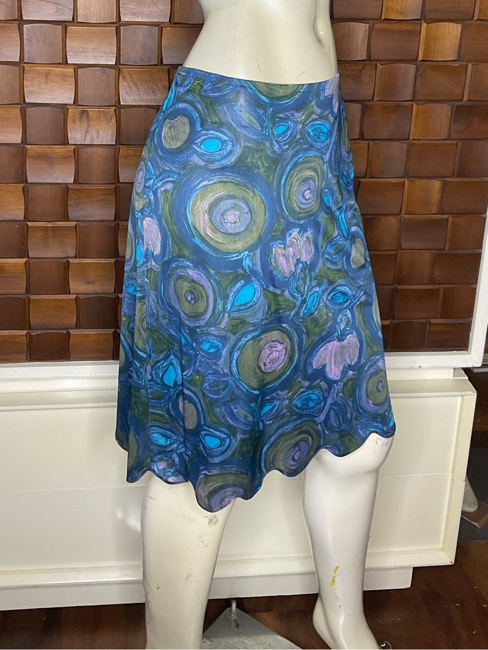 Vintage 100% Nylon Scalloped Mod Floral Print Slip Skirt Made in USA MCM Large